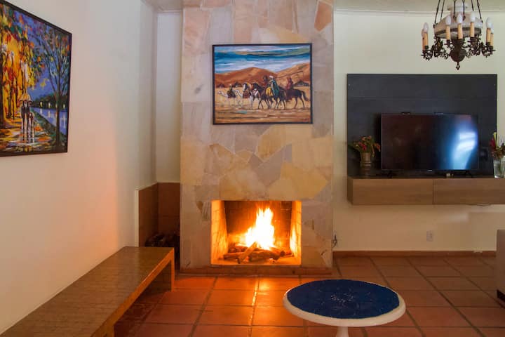 אח וחדר טלוויזיה