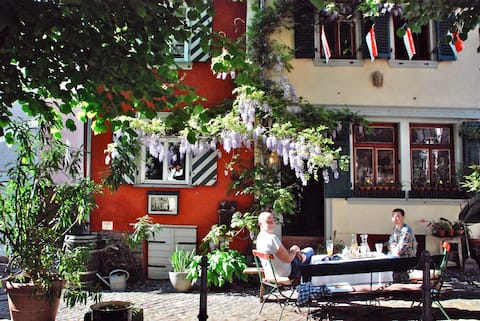 Historic Skipper House in Old Town