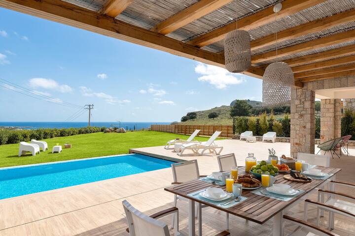 Ikaros Villa gallery image 3