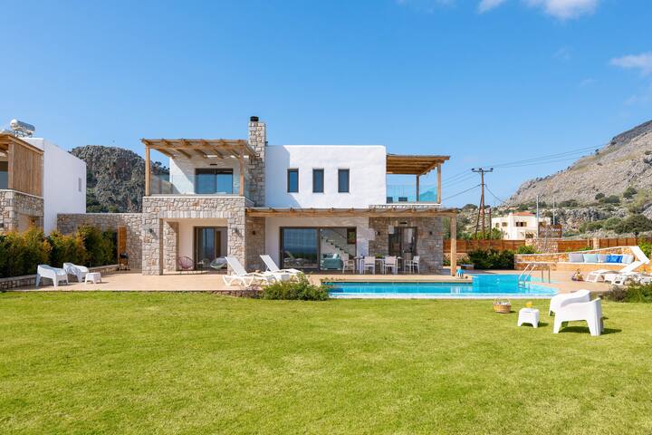 Ikaros Villa gallery image 2