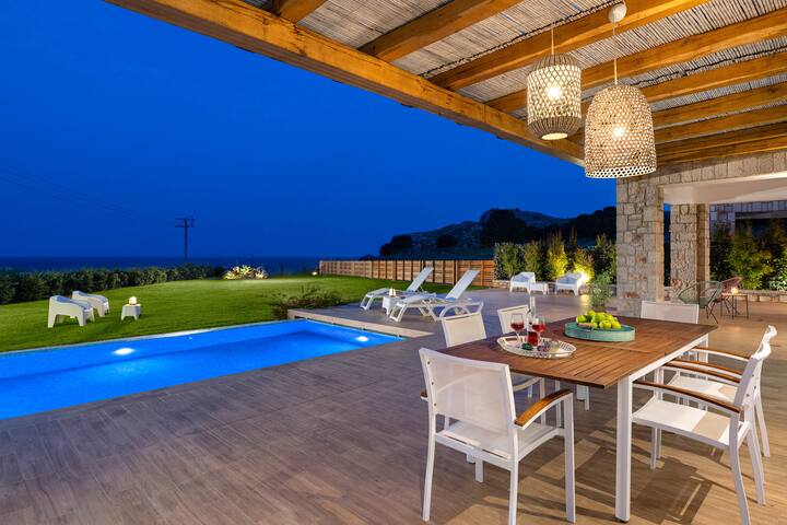 Ikaros Villa gallery image 4