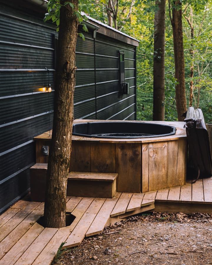 Treehouse Village - Treehouse Lodge - Treehouses for Rent in