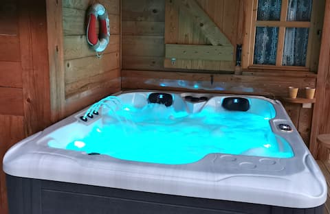 Au p'tit Chalet avec SPA ,escapade en amoureux !