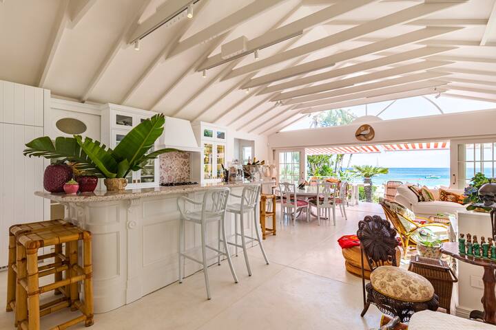 Iconic Clifton 4th Beachfront Bungalow gallery image 3