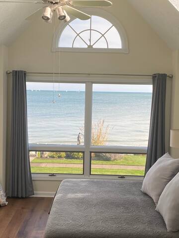 Beautiful Lake House gallery image 2