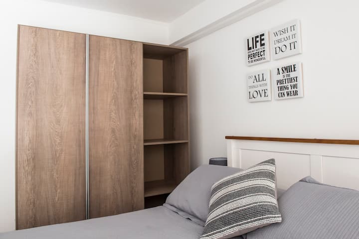 Placard, Ropa de Cama para 4 personas, Plancha & Tabla