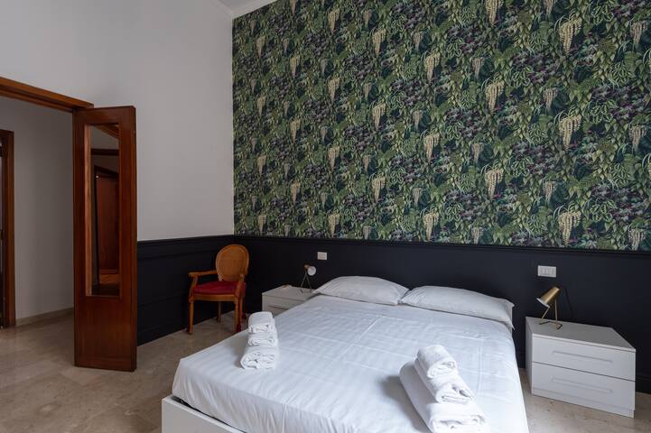 SPANISH STEPS 3 BEDROOM PRESTIGIOUS HOME gallery image 5