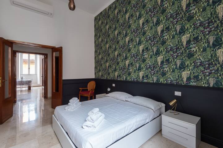 SPANISH STEPS 3 BEDROOM PRESTIGIOUS HOME gallery image 2