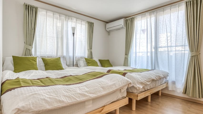 池袋駅徒歩7分都心戸建・新宿5分渋谷11分・高速Wi-Fi gallery image 2