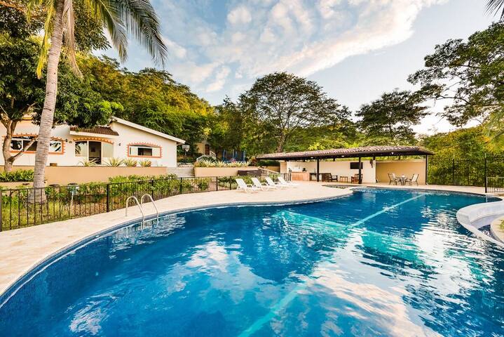 Spectacular Ocean View Villa Steps From The Beach