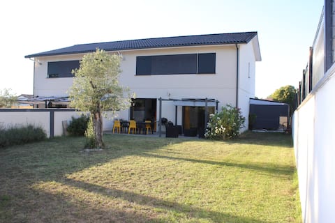 Villa de Rives du Lac with Jacuzzi