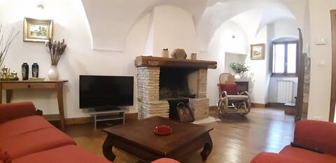 Town house in Scanno with terrace and fireplace.