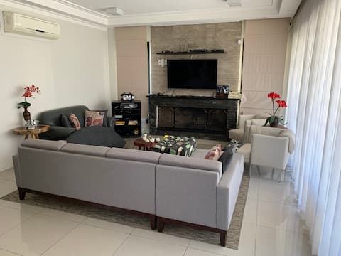 Top Airbnb: Full Country House in a Closed Condominium em Itupeva