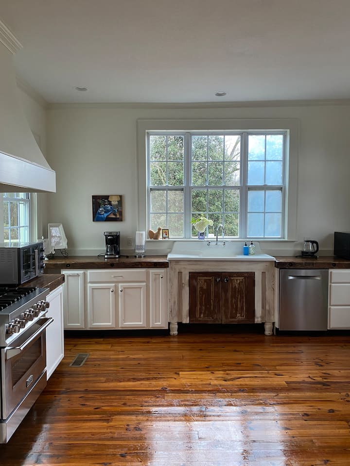 The Gold Hill House Houses for Rent in Waverly, Alabama, United