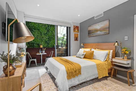Top performing Airbnb: Luxury Beachside Studio in Wollongong City Council