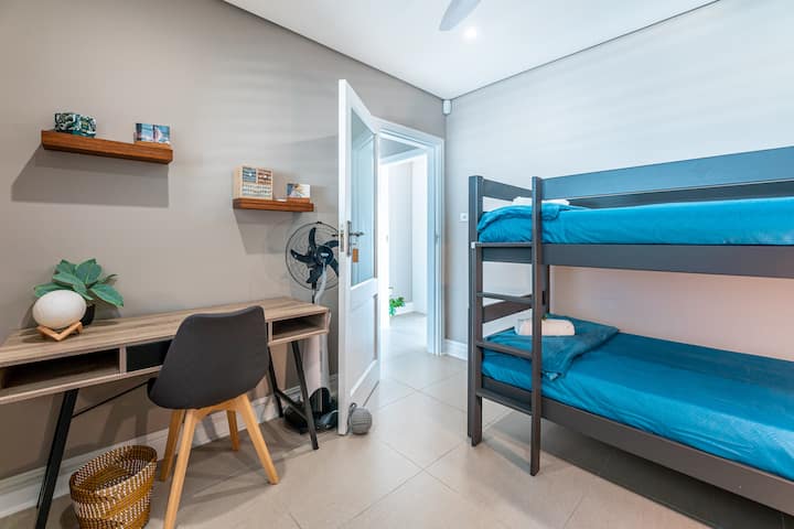 Стая с двуетажно легло (последен етаж) #1