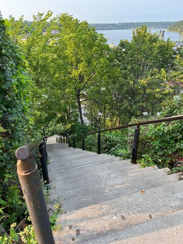 GRANDVIEW COTTAGE-BEST VIEW IN STILLWATER gallery image 3