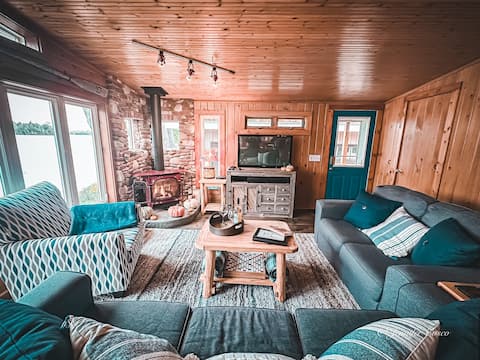 CedarCottage•Lakefront•HOTTUB•Fireplace•Sauna