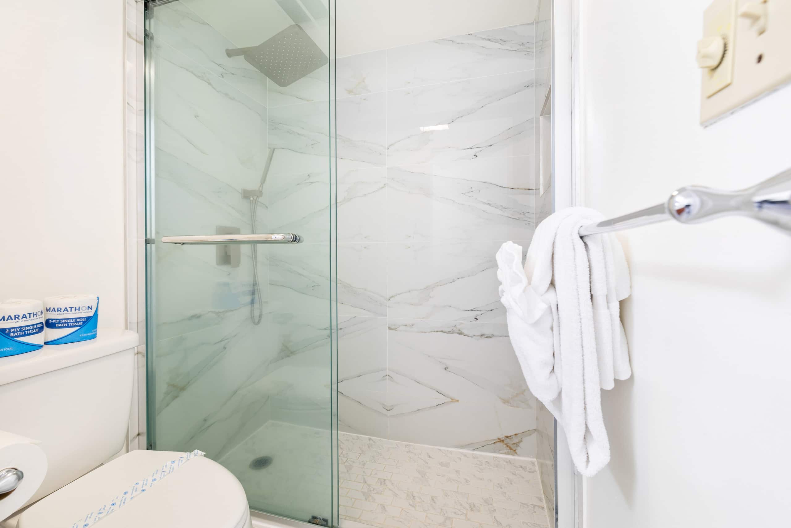 Condo in Honolulu · ★4.78 · 1 bedroom · 3 beds · 1 private bath - Image 24
