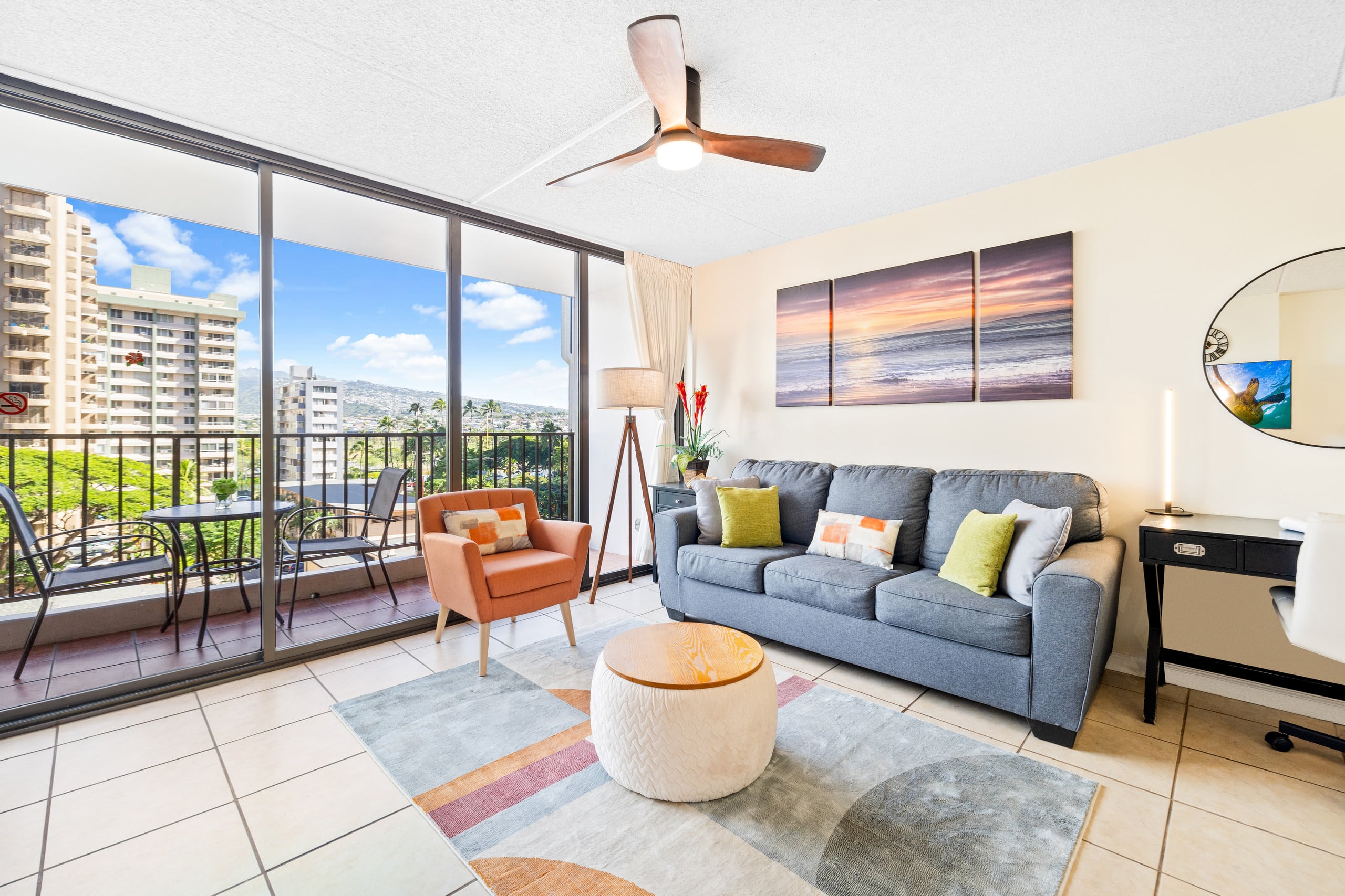 Condo in Honolulu · ★4.78 · 1 bedroom · 3 beds · 1 private bath - Image 4