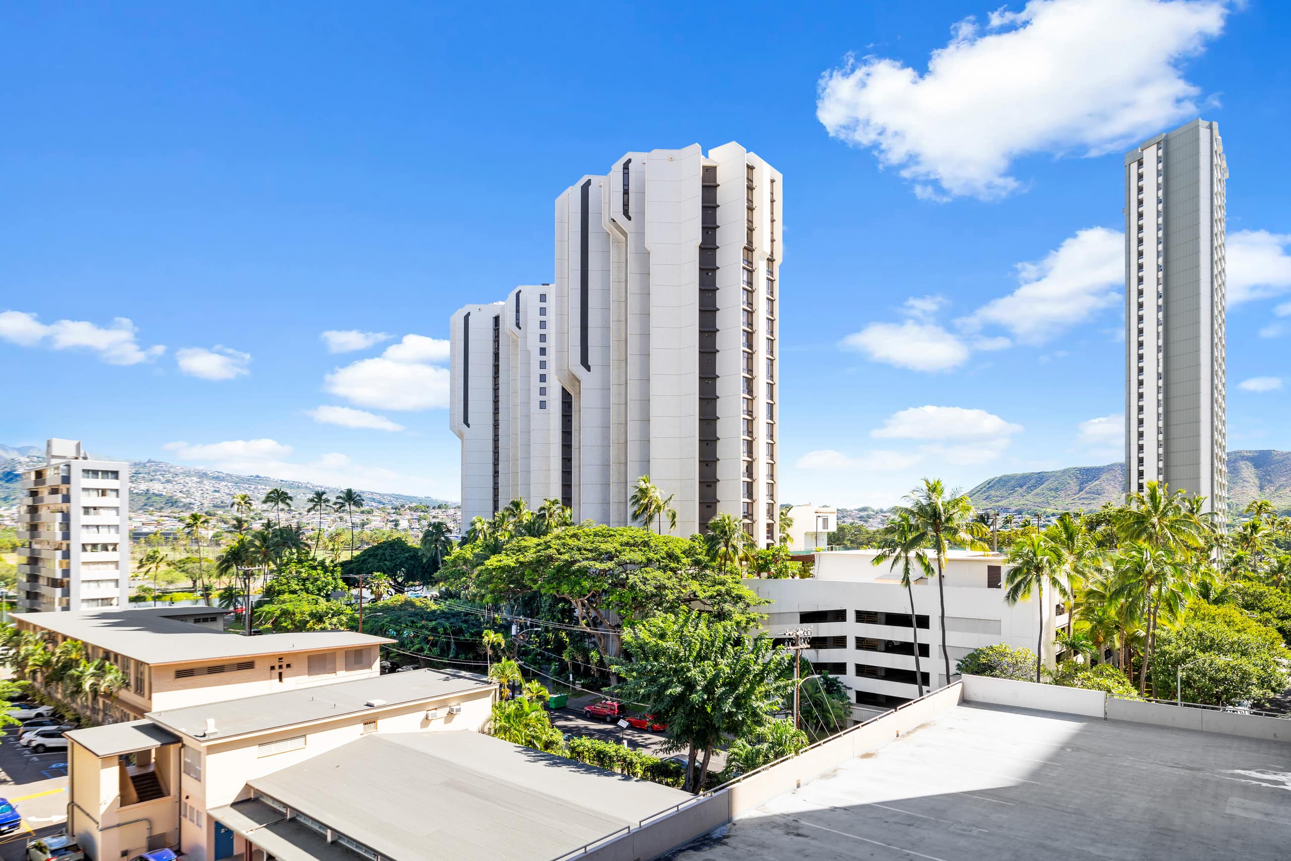 Condo in Honolulu · ★4.78 · 1 bedroom · 3 beds · 1 private bath - Image 27