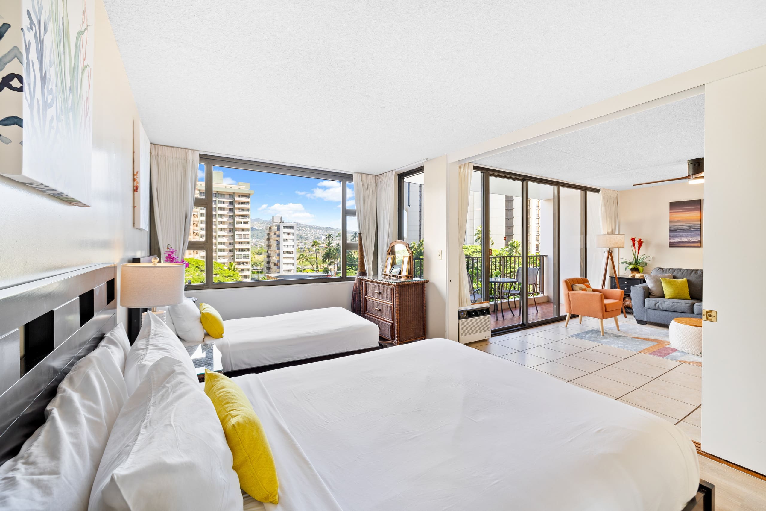 Condo in Honolulu · ★4.78 · 1 bedroom · 3 beds · 1 private bath - Image 16