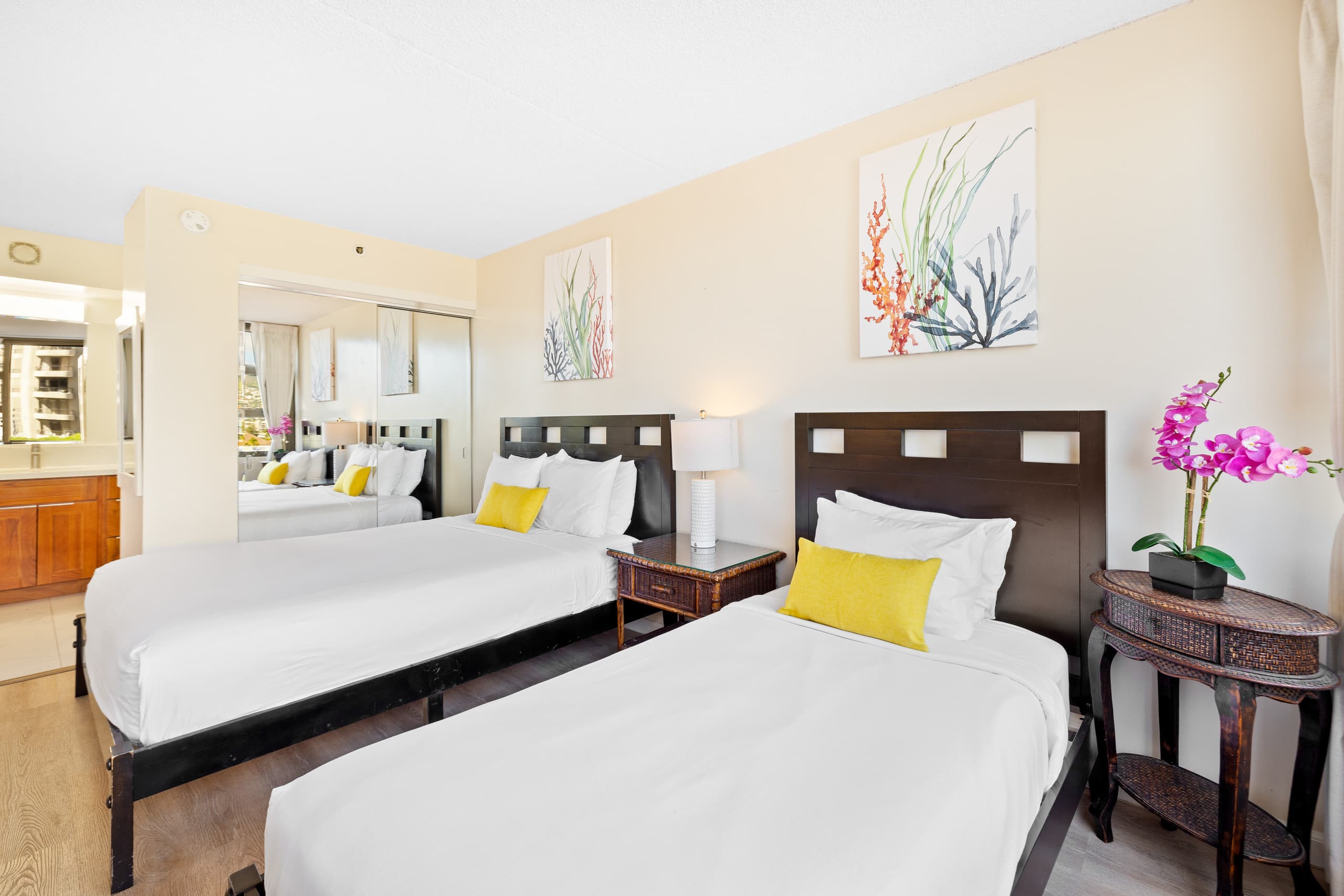 Condo in Honolulu · ★4.78 · 1 bedroom · 3 beds · 1 private bath - Image 18
