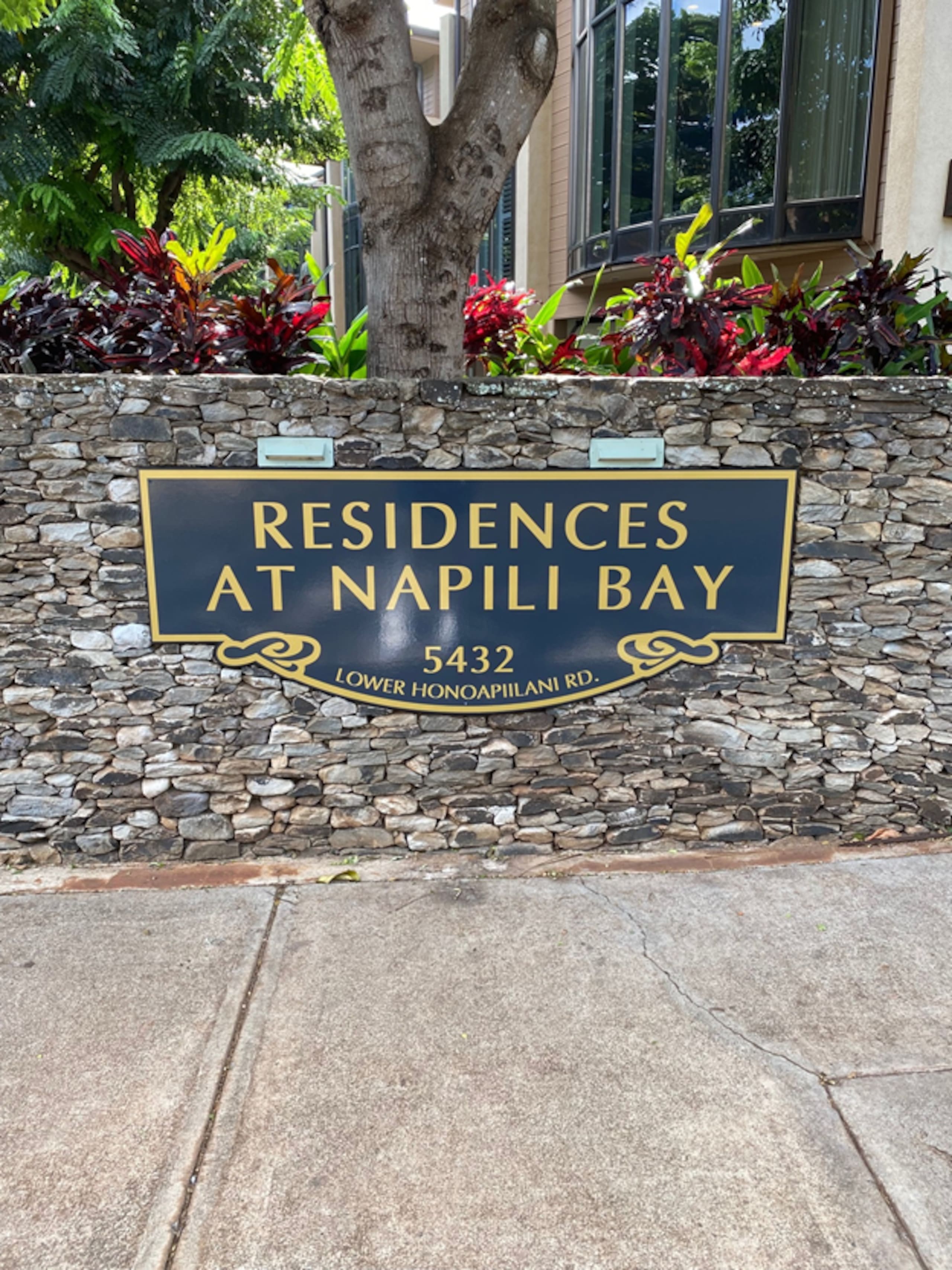Townhouse in Lahaina · ★4.97 · 3 bedrooms · 4 beds · 2.5 private baths - Image 35