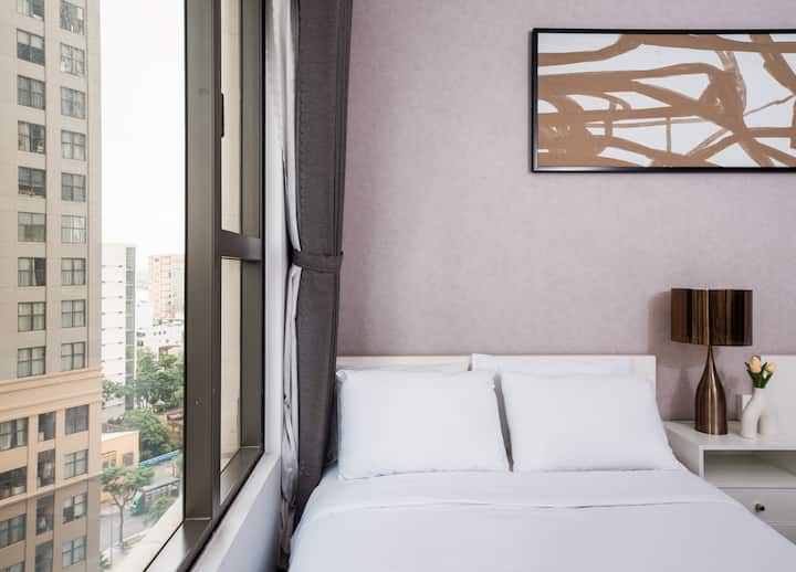 1 de 2 camas en el dormitorio principal