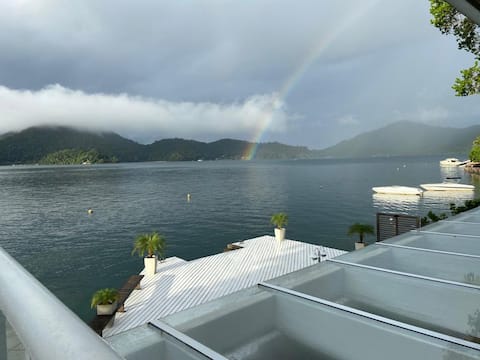 Beautiful house with magnificent view of Gipoía Island
