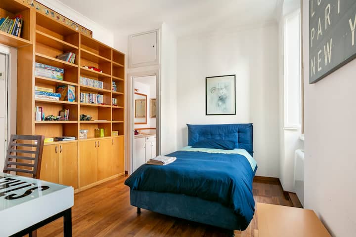 单间公寓-法式床铺 