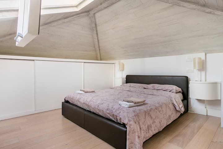 楼上双人客房-「The Turret」