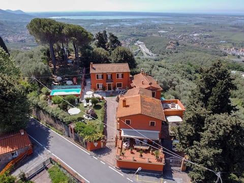 Airbnb con migliori performance: Casale Belvedere Il Melograno, Versilia Hills a Massarosa