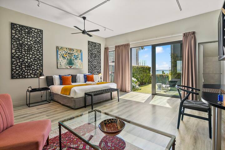 Central Garden Oasis | Superb Views gallery image 3