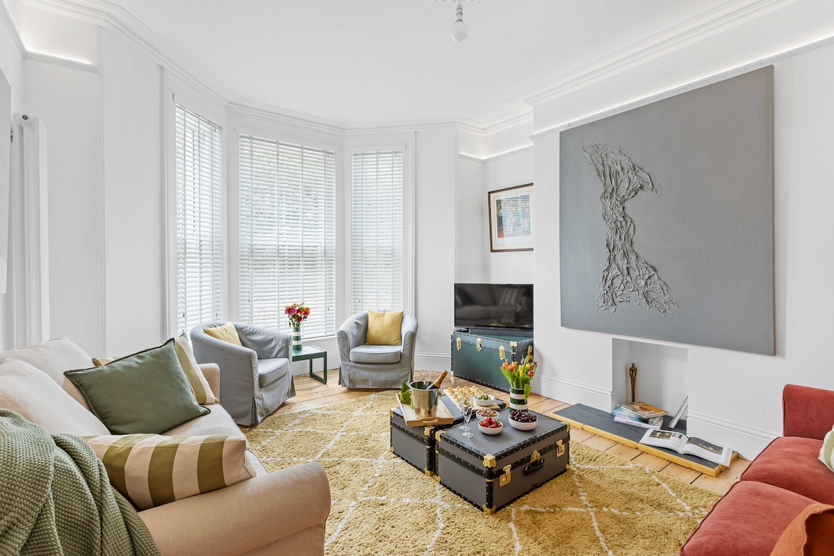 Top Airbnb: Hoe Park House - Coastal, Scenic & Central! à Wembury