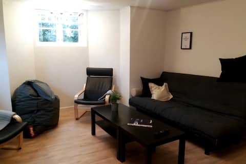 Top performing Airbnb: Cozy 2 bedroom apartment with private entrance in Åby