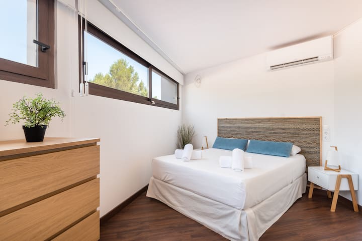 SPÁLŇA 2: 
 posteľ  150 CM