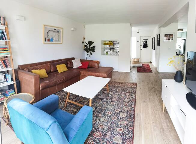 Woodbridge Island Style Family home