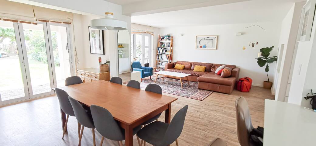 Woodbridge Island Style Family home gallery image 3