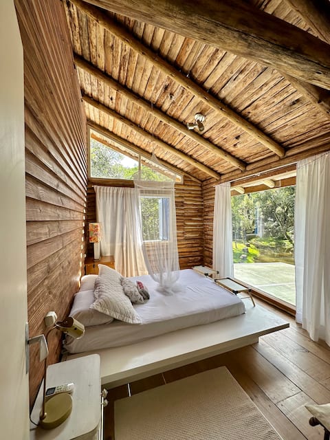 Rustic and Elegant Nature Refuge