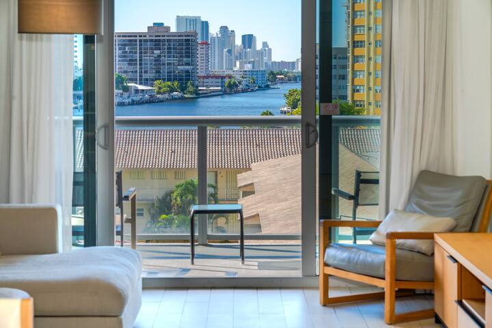 2BR Suite Great South BayView w/kitchen 6th Floor gallery image 2