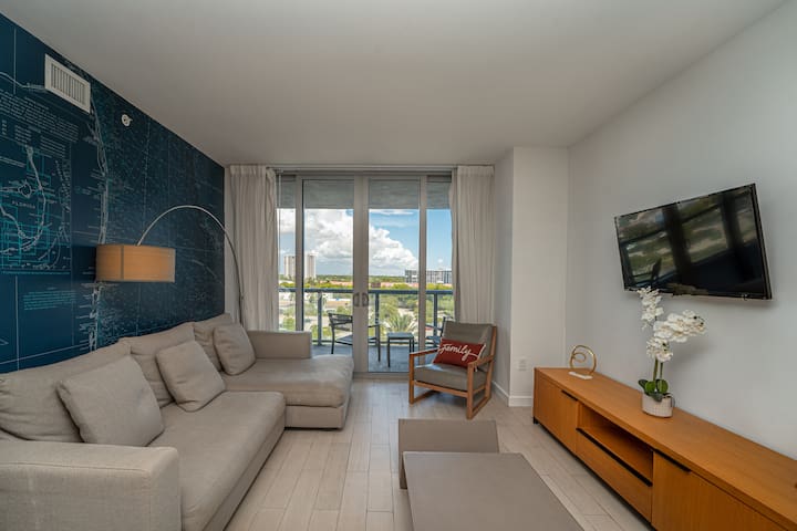 Great 2BR WaterViews@BeachwalkResort 7th Floor