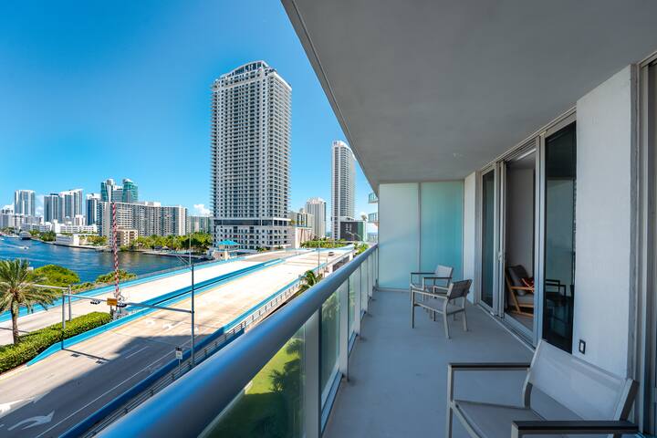 Great 2BR WaterViews@BeachwalkResort 7th Floor gallery image 2