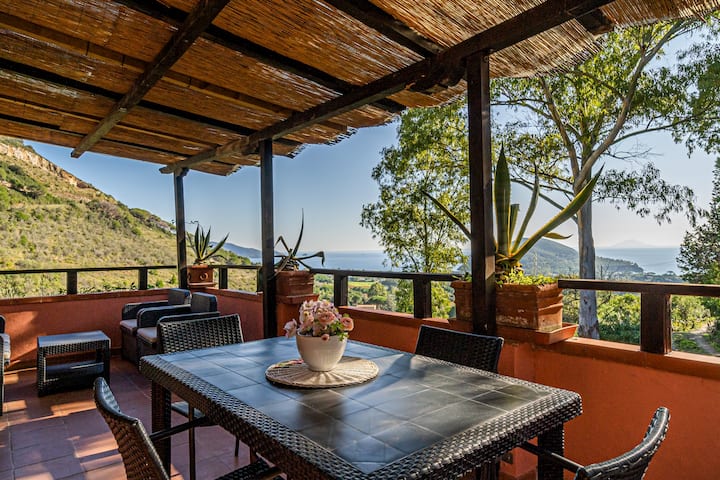 Holiday House Casa Pucci Overlooking The Sea - Portoferraio