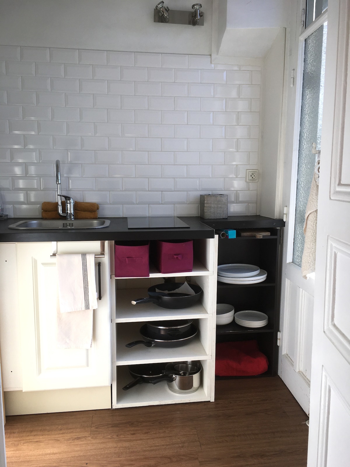 Top Airbnb: Studio Center facing the Parc Floral. in Aix Les Bains