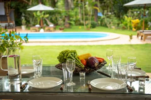 Clean and roomy Longstay Pool Apart. 2 BR, Kitchen
