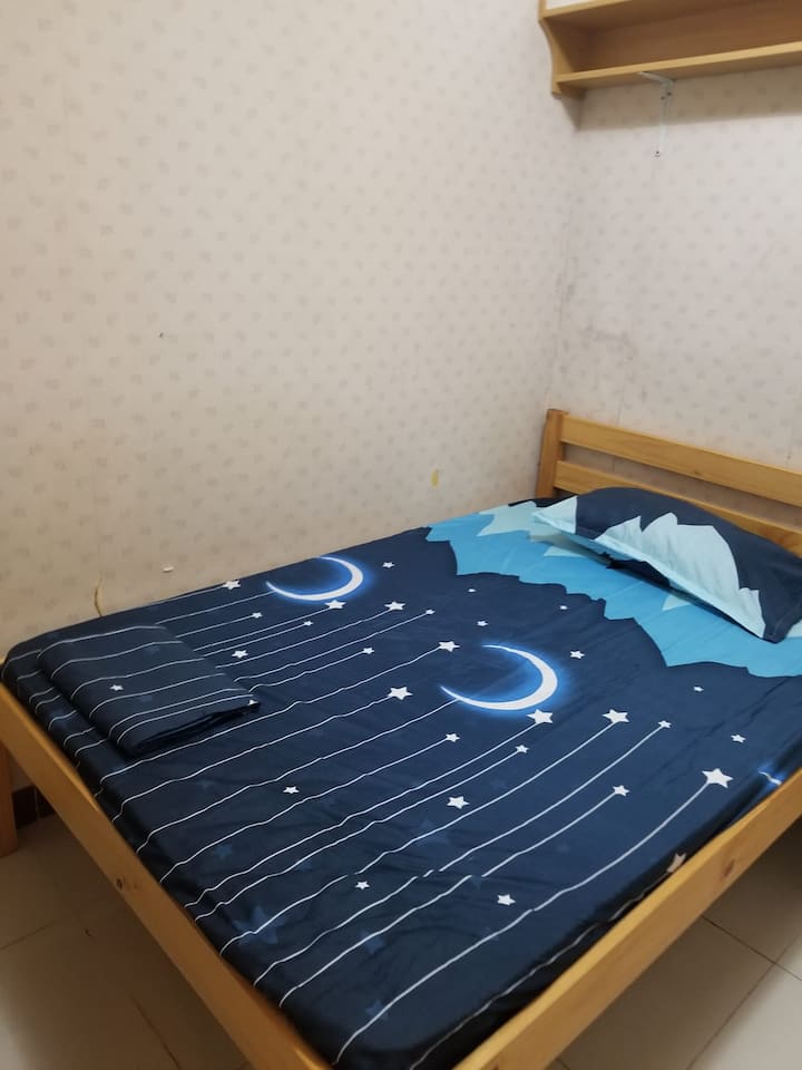 Spacious Room Near Causeway Bay Mtr Station, C7a - Wan Chai