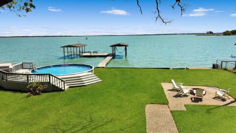 Lake House w/ Pool, Fire Pit and Boat Dock