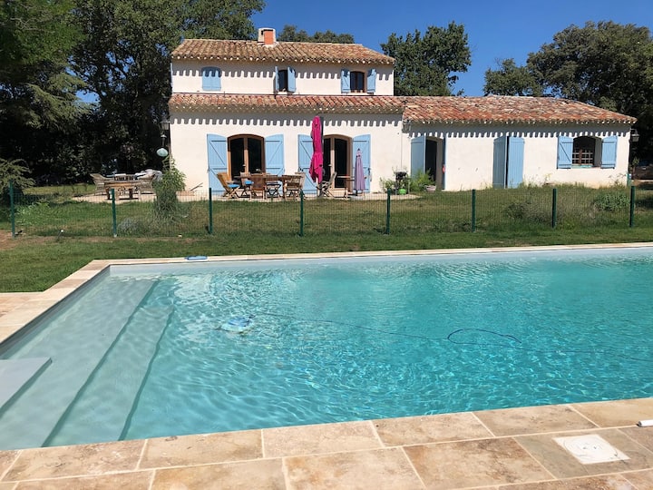 Villa Provencale Piscine Cloturee Jardin 5000 M2 Villas For Rent In Aix En Provence Provence Alpes Cote D Azur France