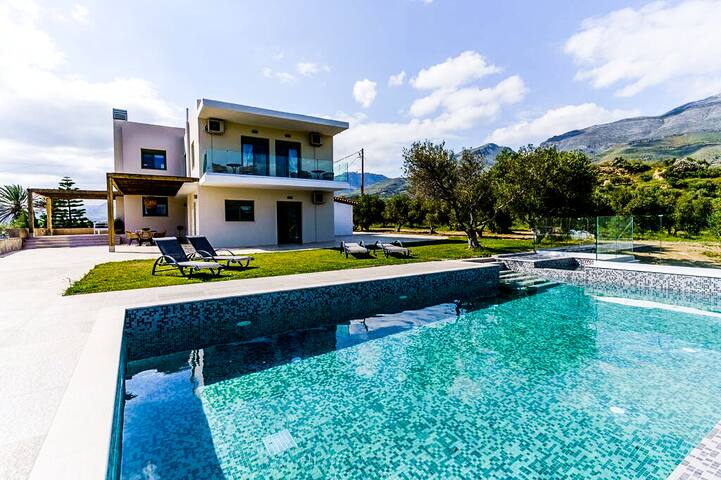 Villa Damnoni Close to Beach WheelChair Accesible gallery image 2